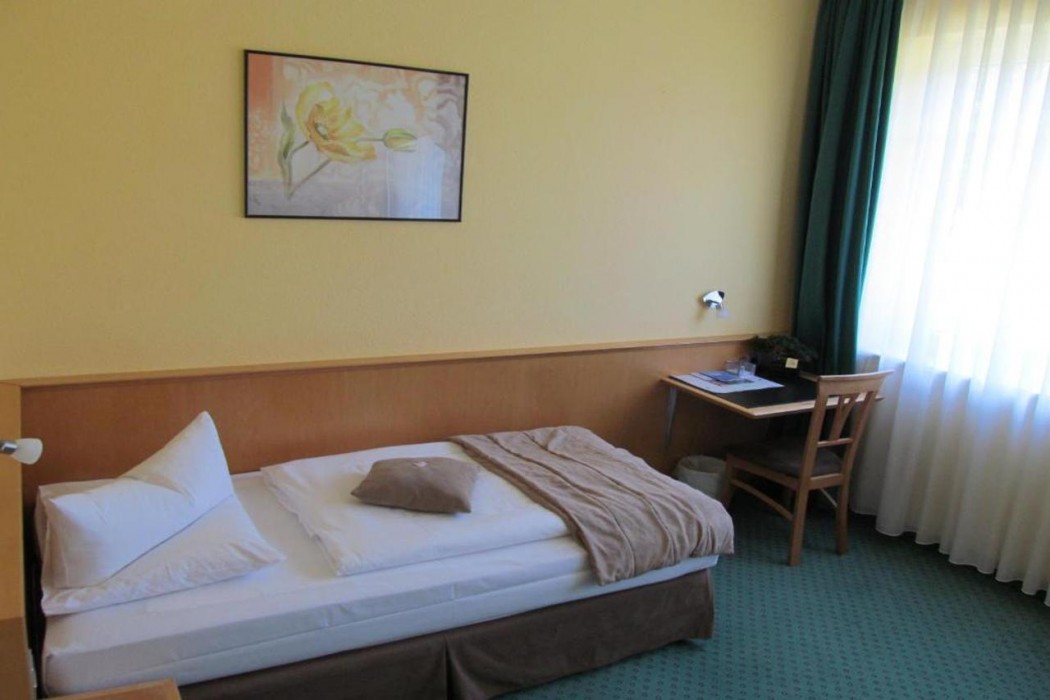 Hotel A2 8/37