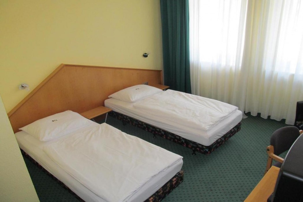 Hotel A2 9/37