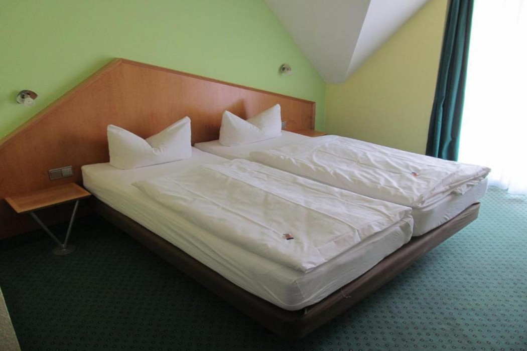 Hotel A2 12/37