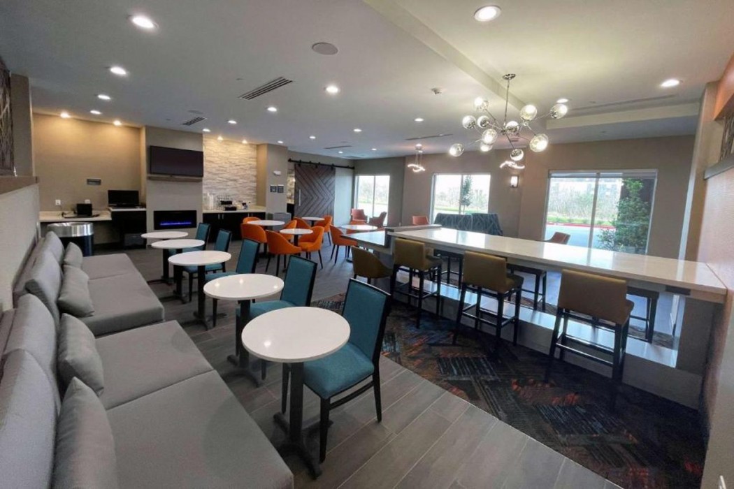 La Quinta Inn & Suites by Wyndham Sulphur (Lake Charles) 12/34