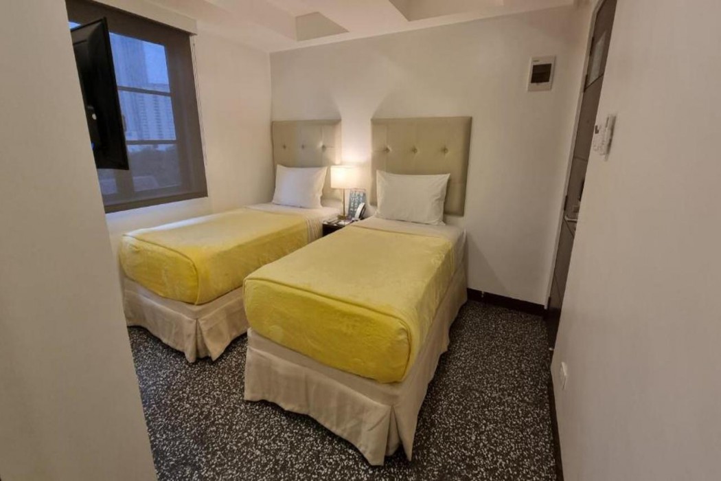 One Cristina Suites 11/49
