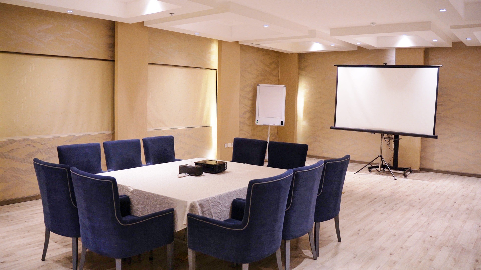 Lian Park Hotel 27/72