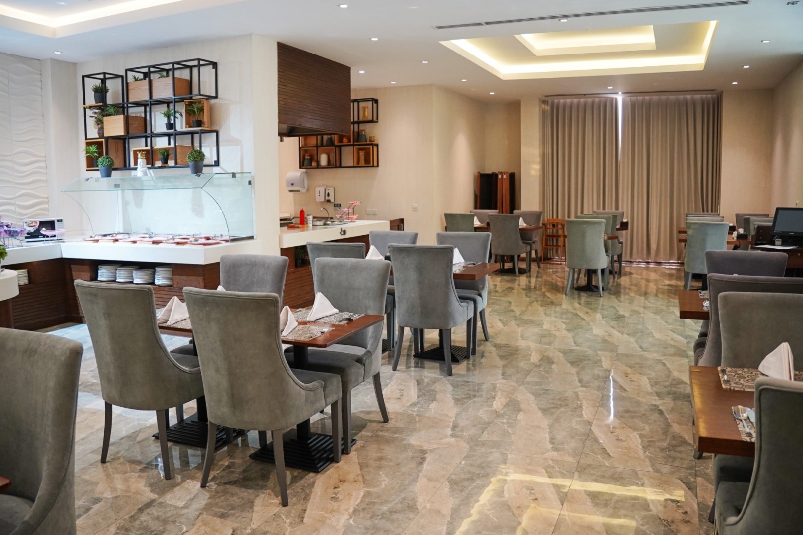 Lian Park Hotel 40/72