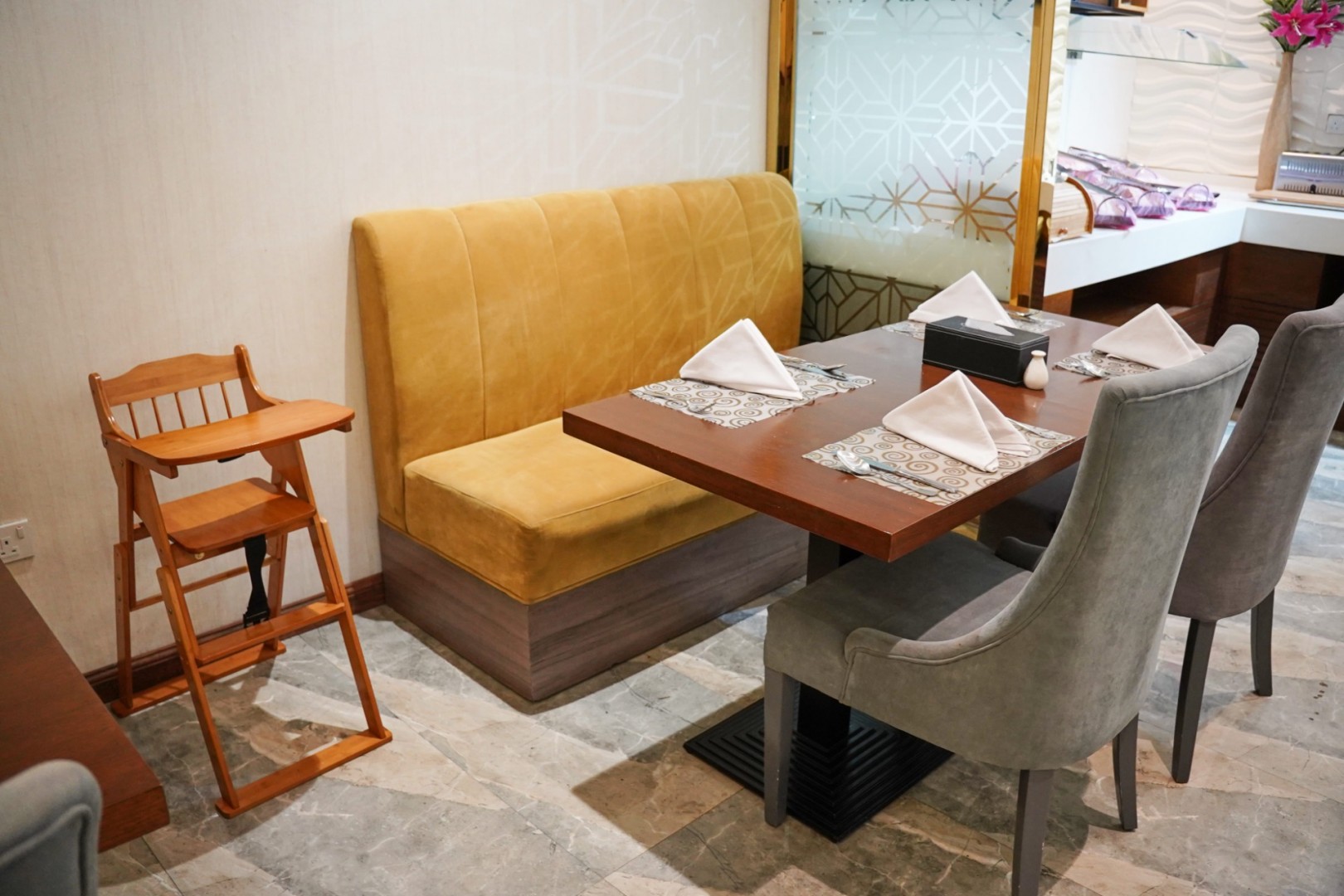 Lian Park Hotel 26/72