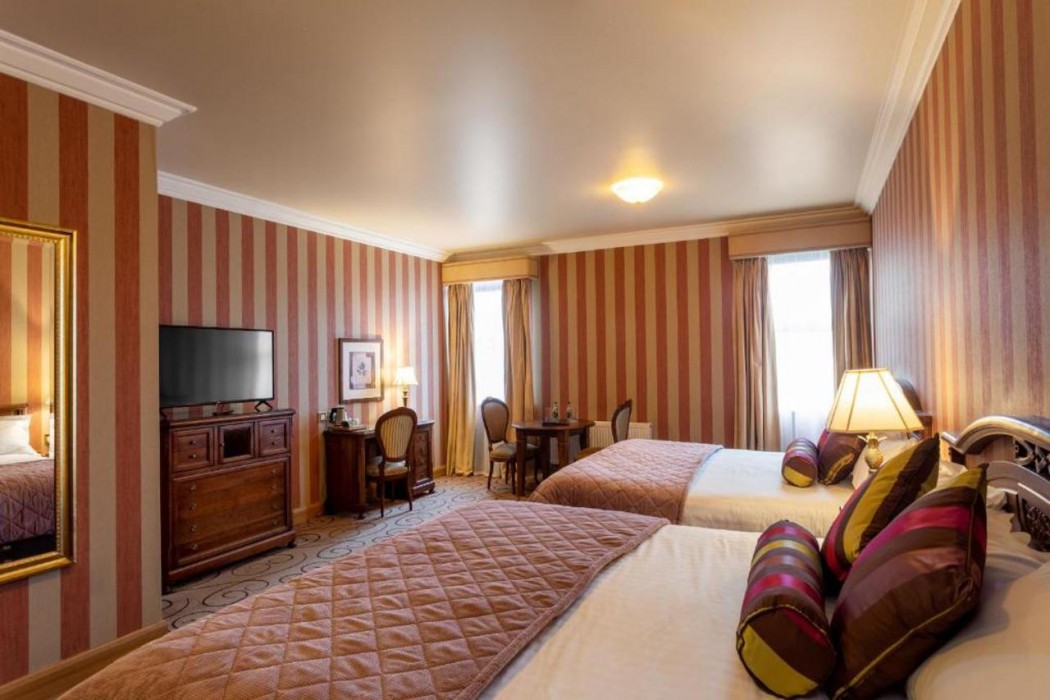 Lawlors of Naas 15/57