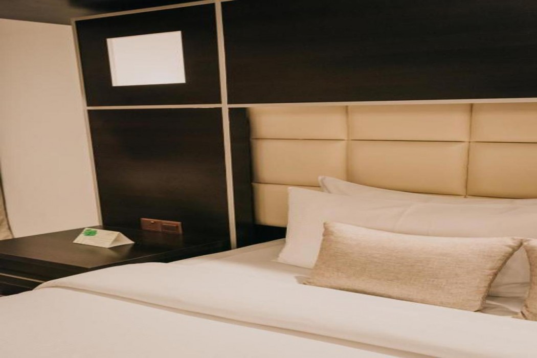 Ashur Hotel 12/63