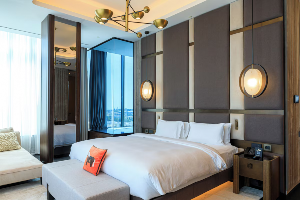 Seven Visions Resort & Places, The Dvin 15/70