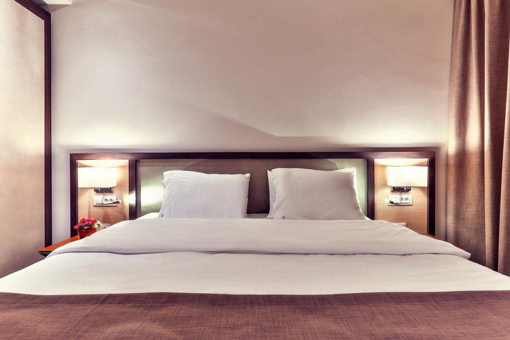 Bono Hotel 12/61