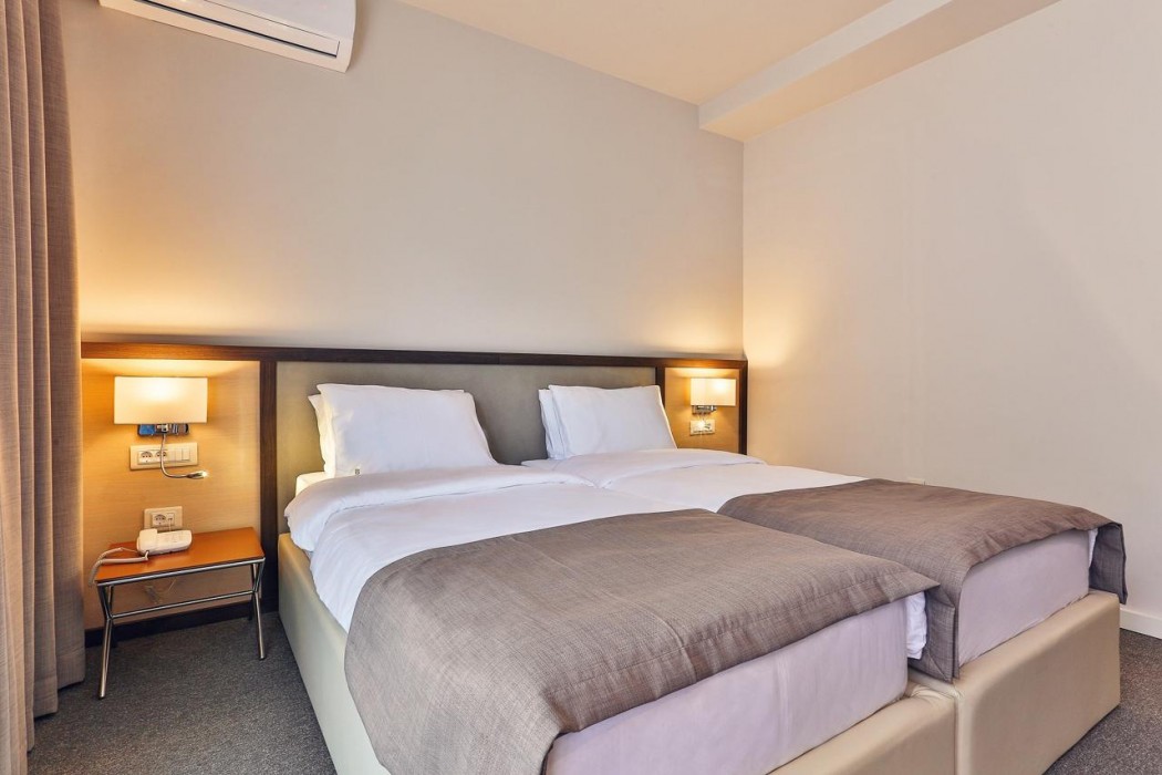 Bono Hotel 11/61