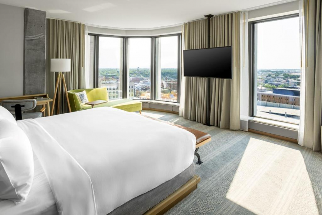 Jasper Hotel 14/40