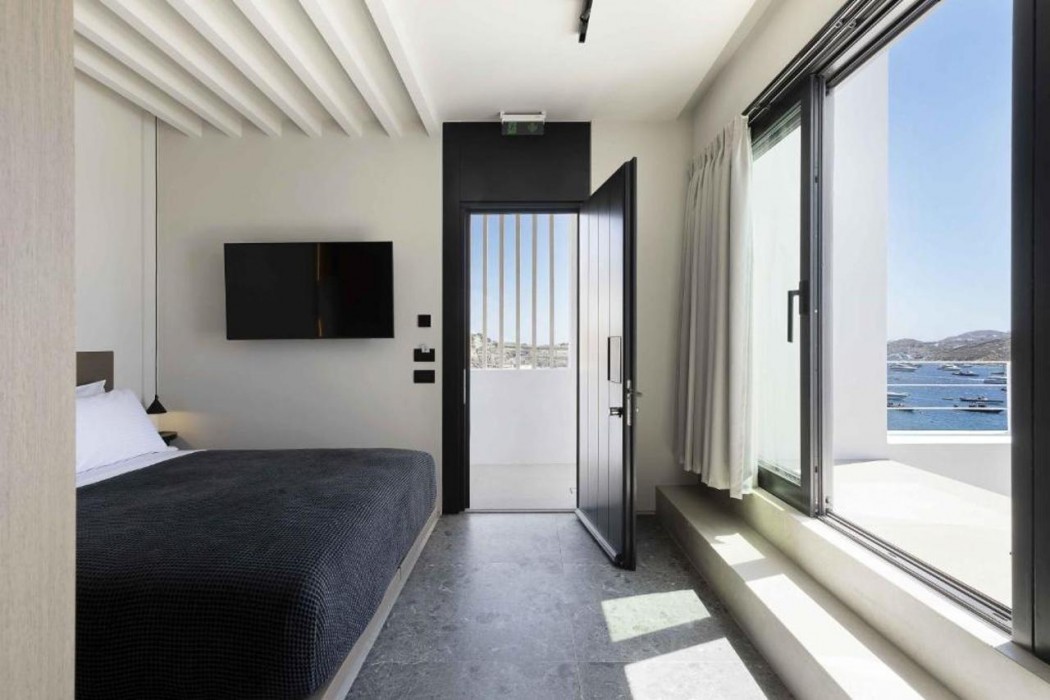 CUBIC Mykonos Seafront Design Suites 15/58