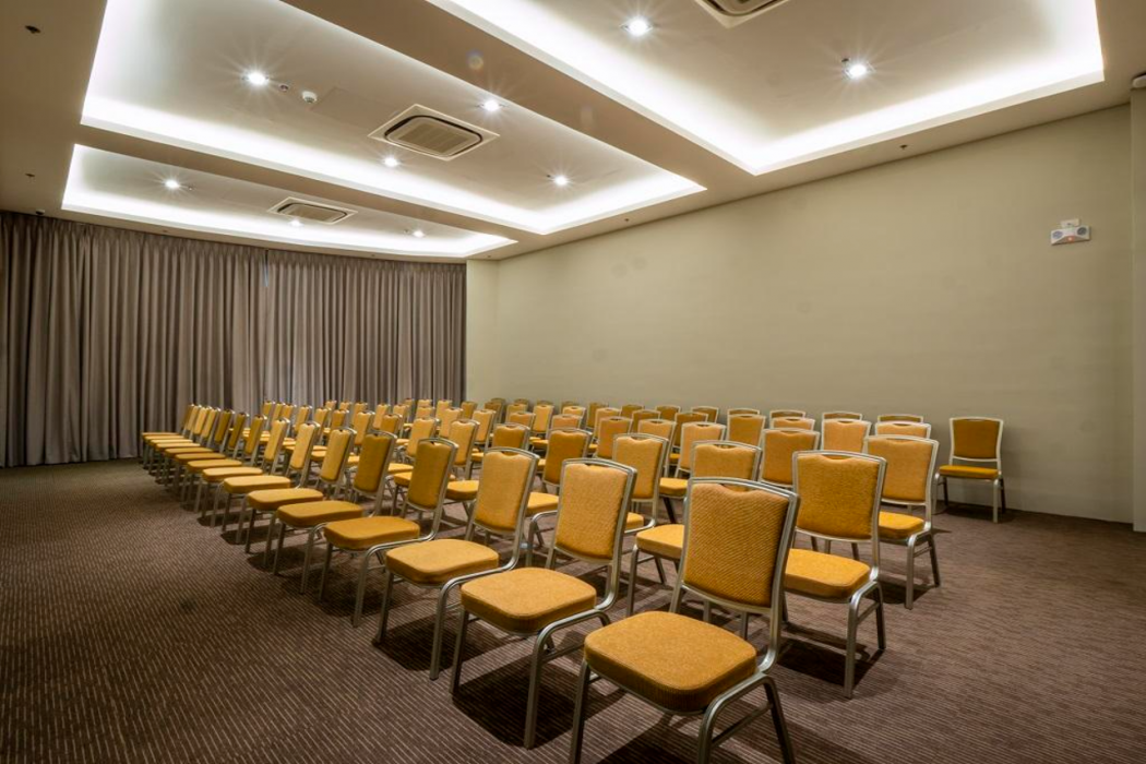Sequoia Hotel Manila Bay 24/39
