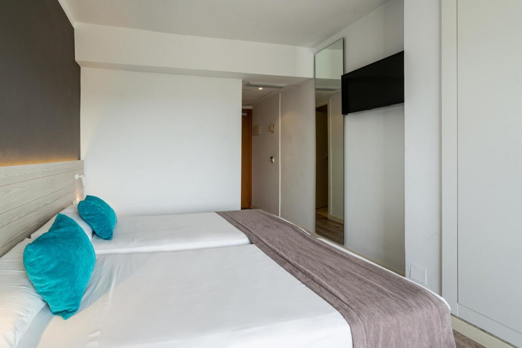 THB Niagara - Adults Only 17/62