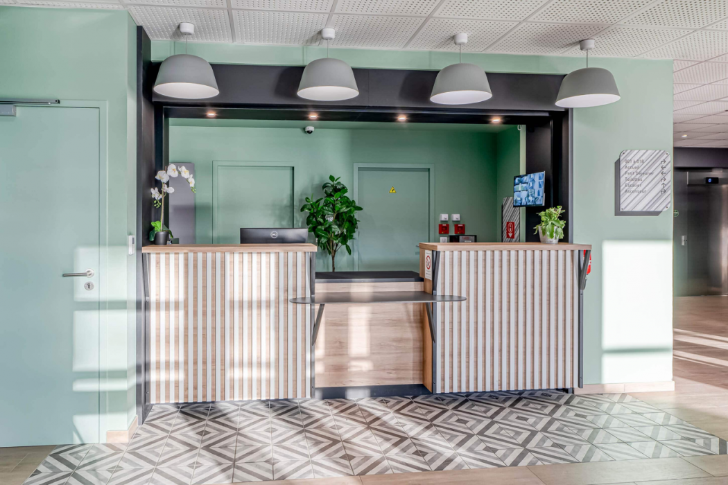 Lobby at B&B Hotel Bordeaux Saint-Andre-de-Cubzac, SAINT-ANDRE-DE-CUBZAC
