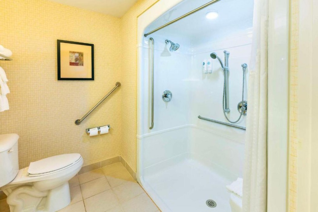 Comfort Inn & Suites Kincardine, ON 11/28