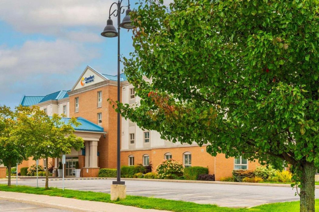 Comfort Inn & Suites Kincardine, ON 3/28