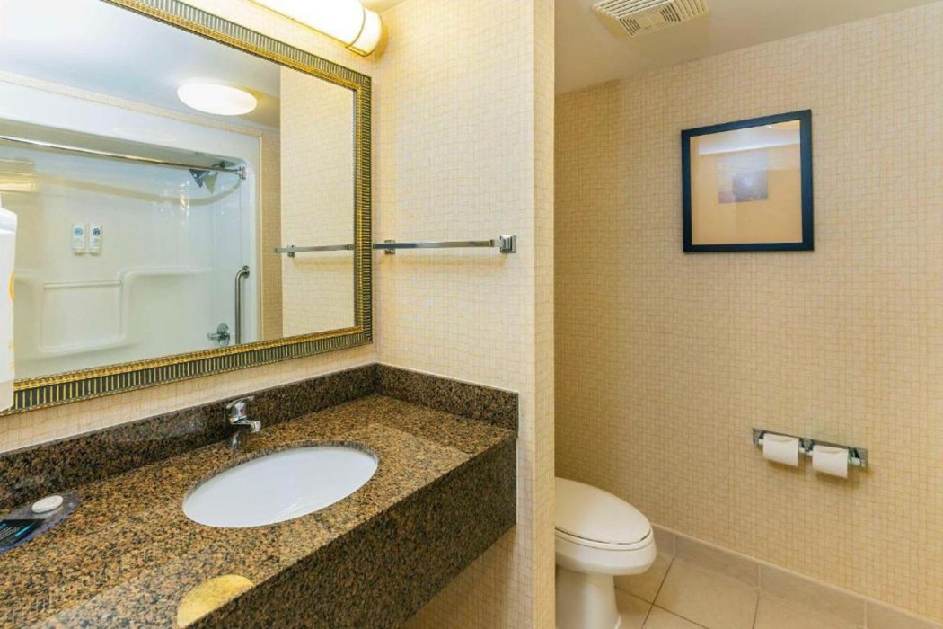Comfort Inn & Suites Kincardine, ON 12/28
