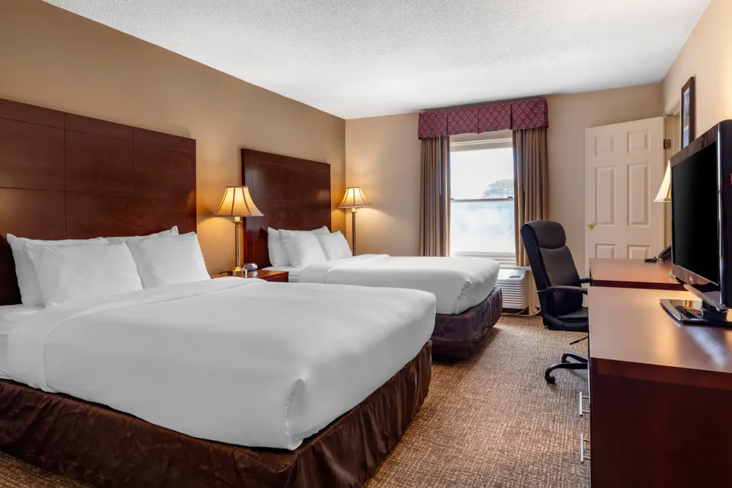MainStay Suites Foxboro - Mansfield 12/37