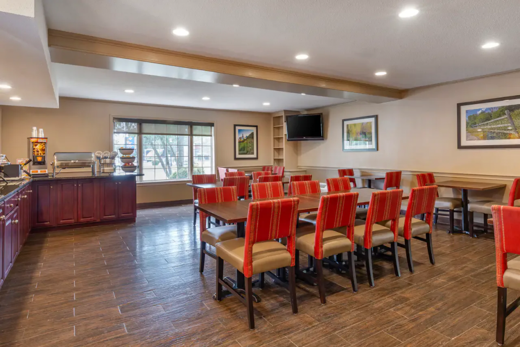 MainStay Suites Foxboro - Mansfield 24/37