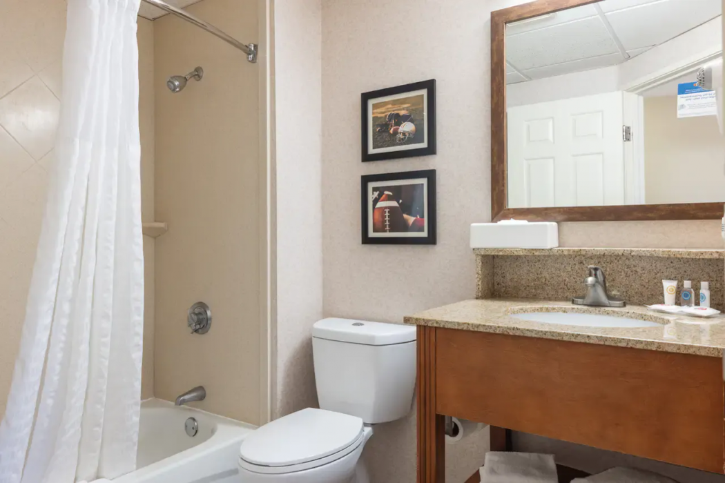 MainStay Suites Foxboro - Mansfield 10/37