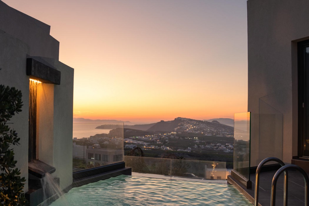 Apikia Santorini Suites - Adults Only 46/85