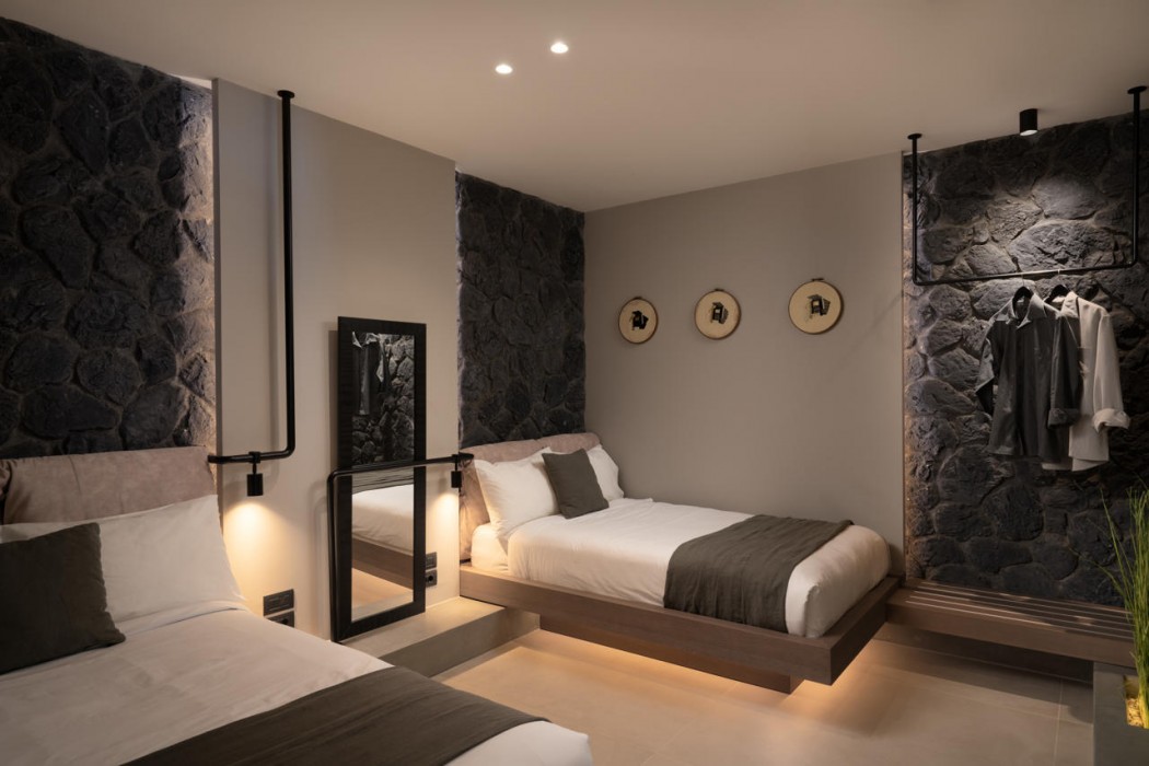 Apikia Santorini Suites - Adults Only 27/85