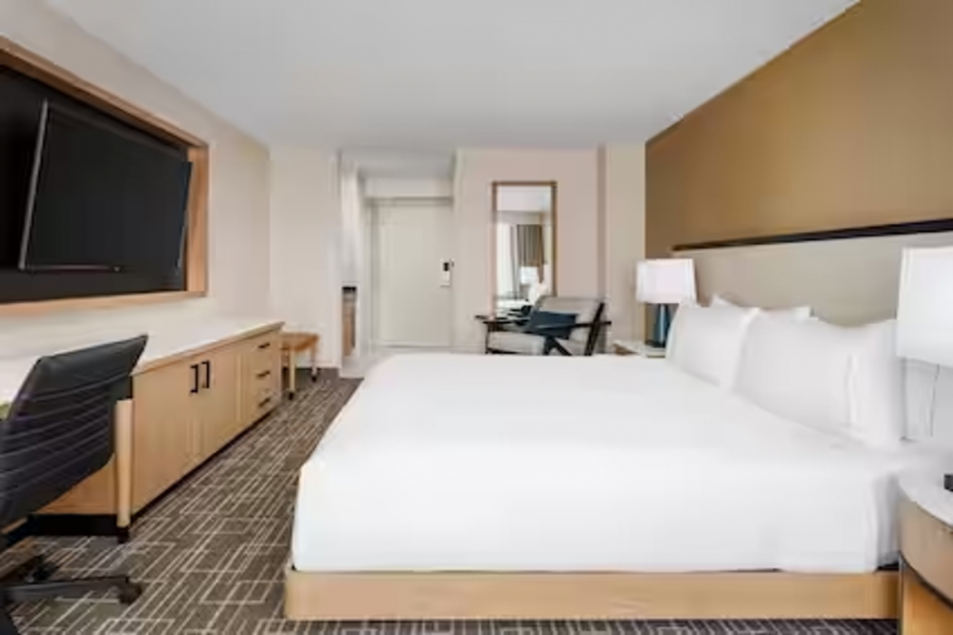 DoubleTree by Hilton Charlotte City Center 8/31