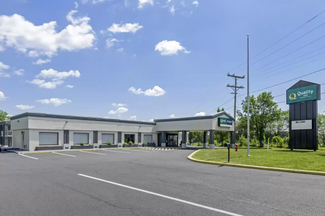 Suburban Studios Verona - Staunton North 1/60