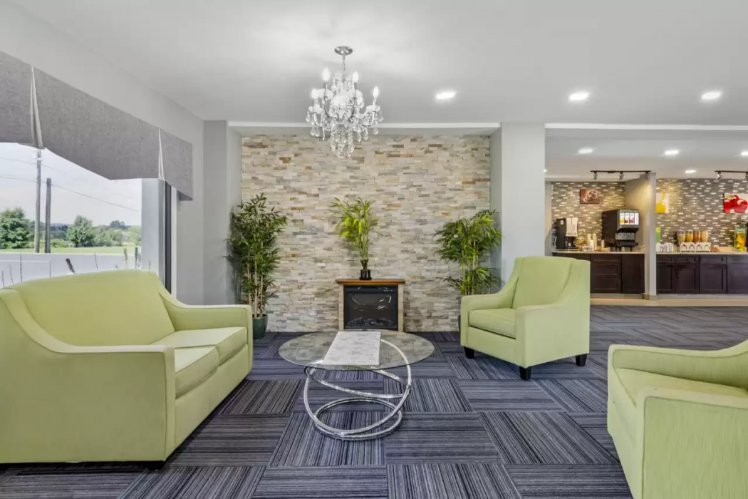 Suburban Studios Verona - Staunton North 6/60