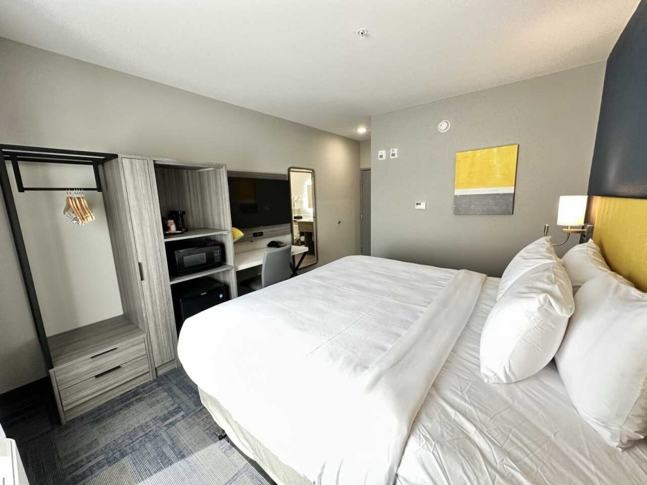 Comfort Inn and Suites Destin Near Henderson Beach 10/28