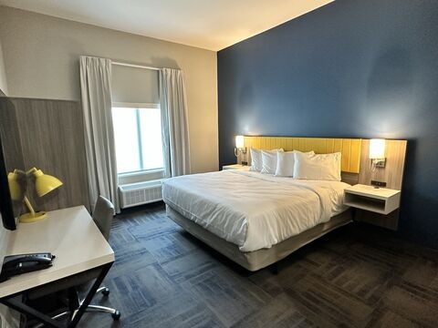 Comfort Inn and Suites Destin Near Henderson Beach 13/28
