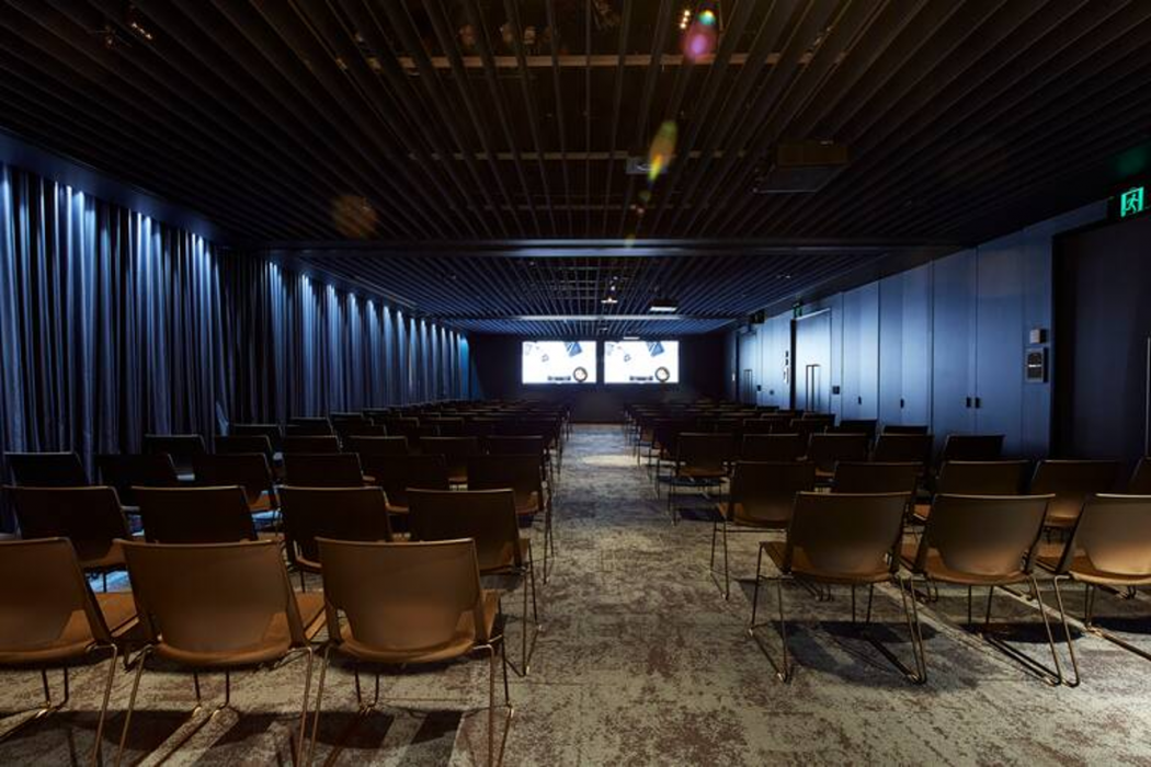 Next Hotel Melbourne, Curio Collection by Hilton 7/21