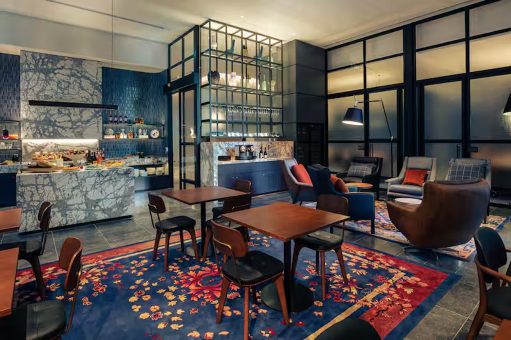 Next Hotel Melbourne, Curio Collection by Hilton 14/21