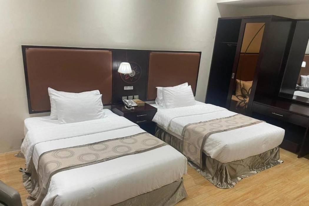 Palm Inn Hotel 8/40