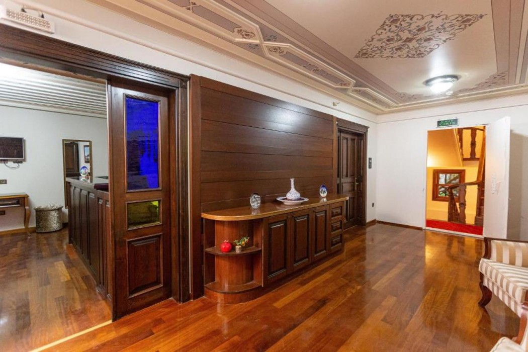 BENDER HOTEL 4/46