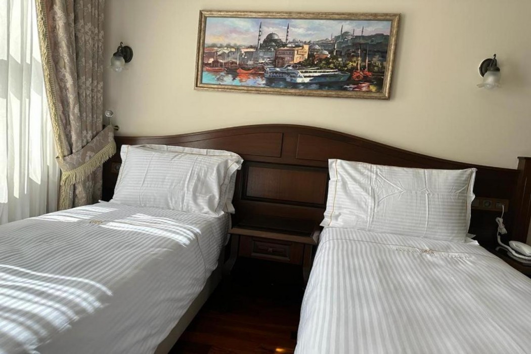 BENDER HOTEL 8/46