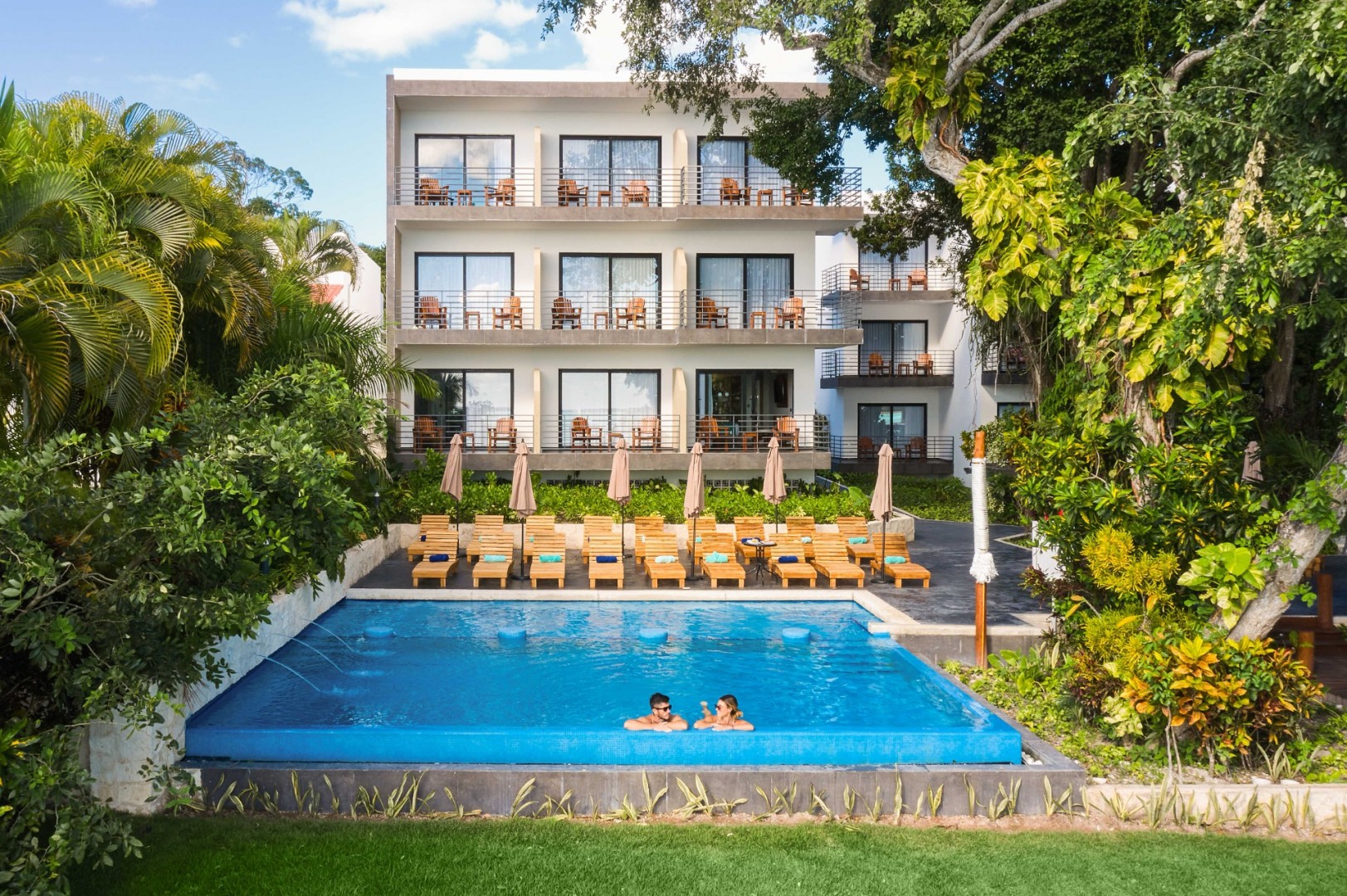 Cristalino Lagoon Front Hotel, Restaurant & Spa 11/94