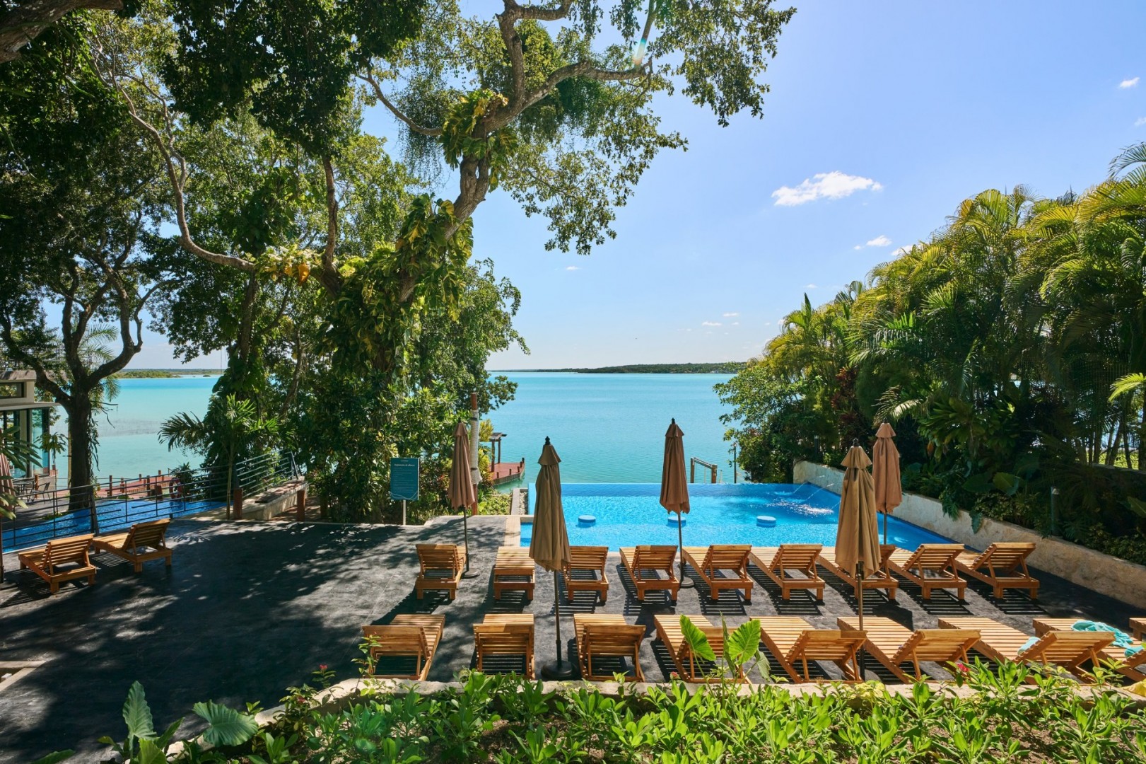 Cristalino Lagoon Front Hotel, Restaurant & Spa 12/94