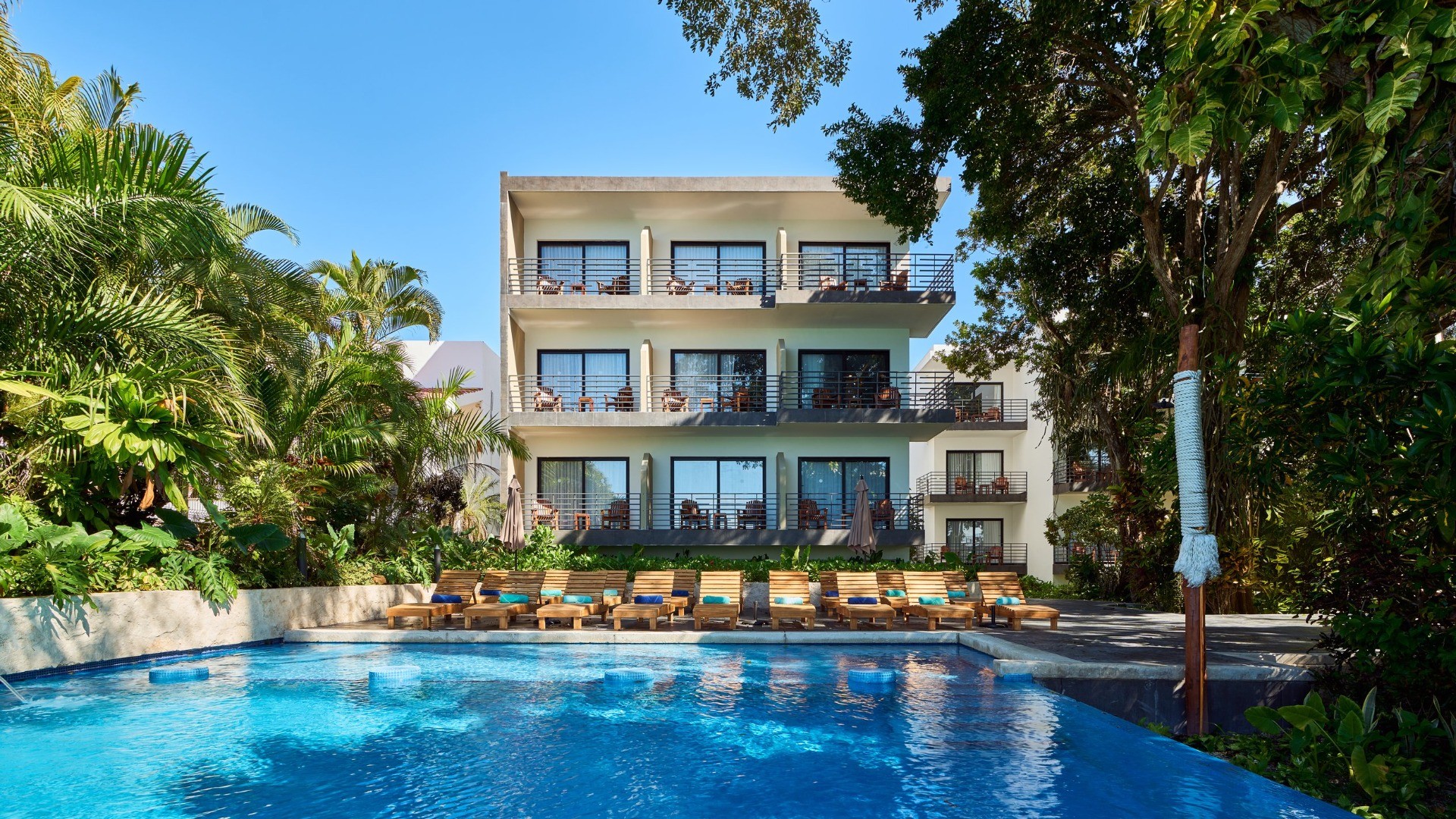 Cristalino Lagoon Front Hotel, Restaurant & Spa 10/94