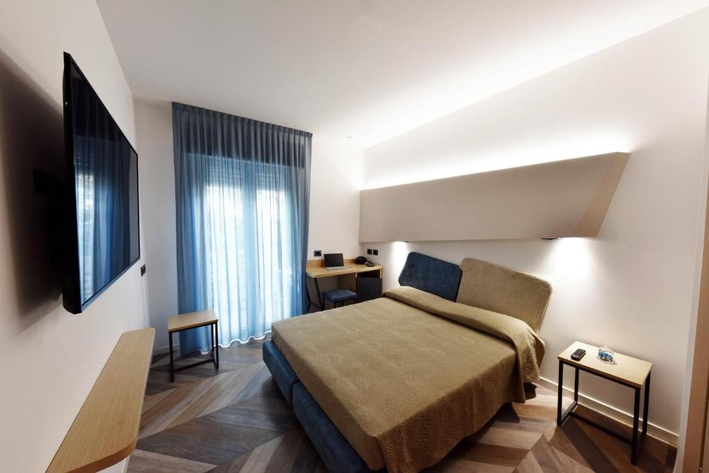Color Hotel Rimini 24/69
