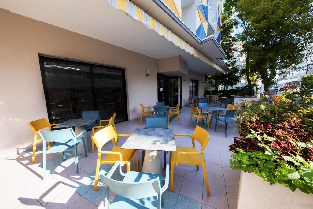 Color Hotel Rimini 40/69