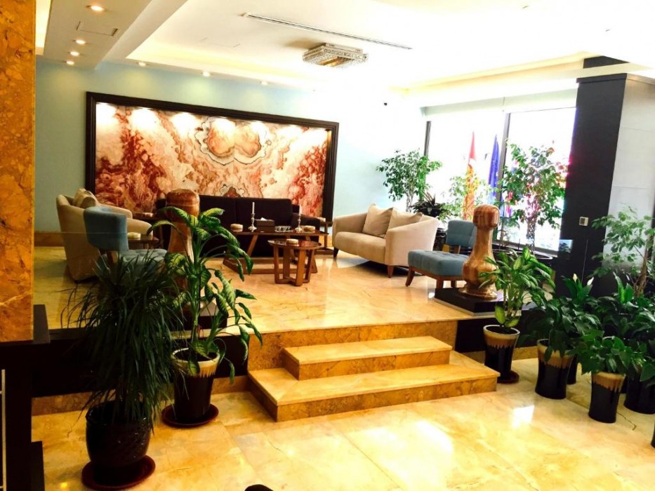 Grand Palace Hotel 11/71
