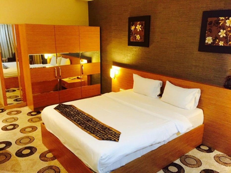 Grand Palace Hotel 19/71