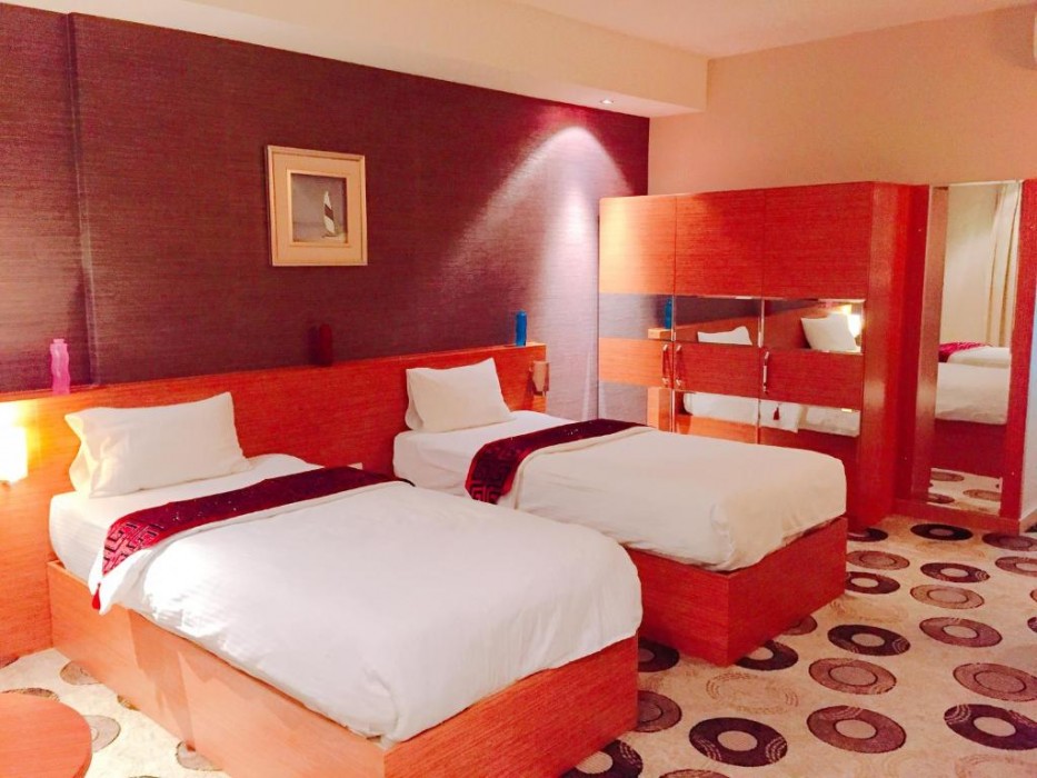 Grand Palace Hotel 25/71