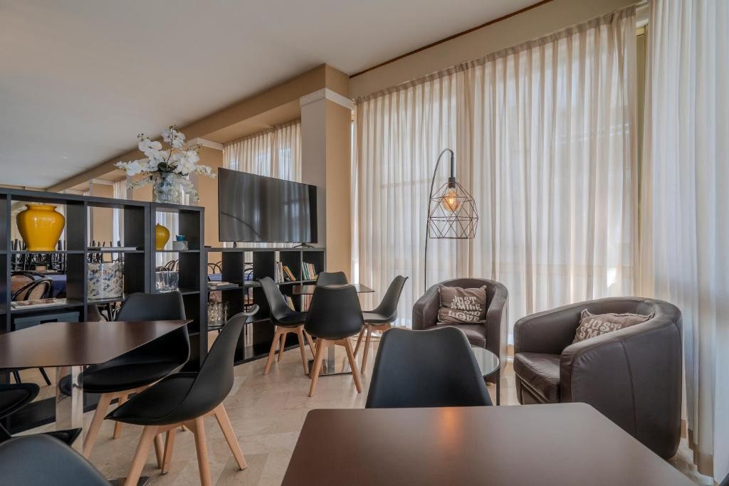 Hotel Mia 48/72