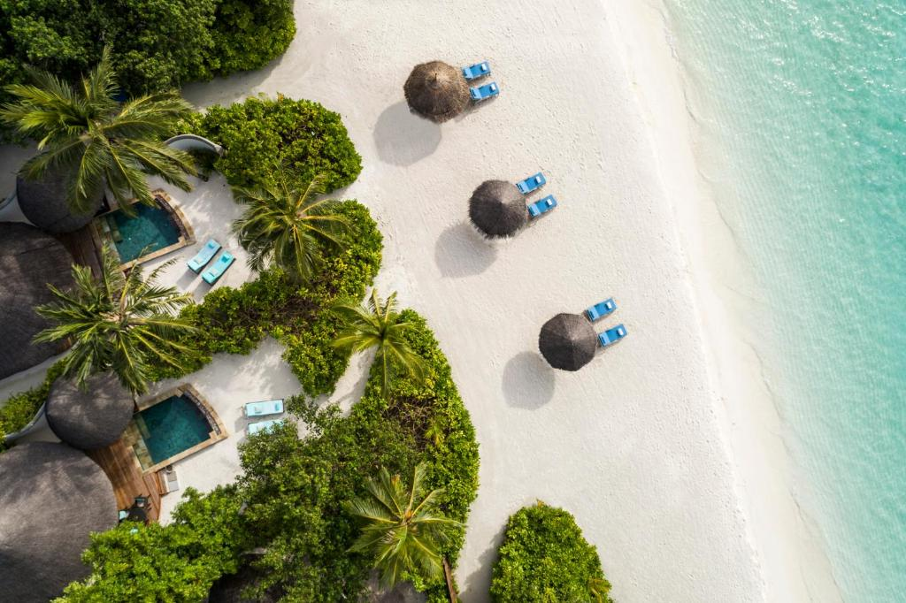 Four Seasons Resort Maldives at Kuda Huraa 1/58