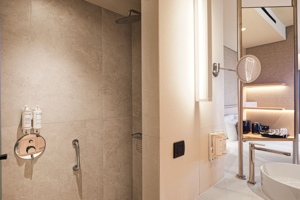 Room at MERAVIA Leonardo Limited Edition, KASSANDRA
