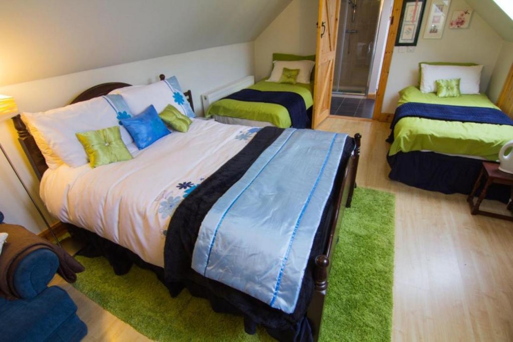 The Thatched Cottage B&B 5/25