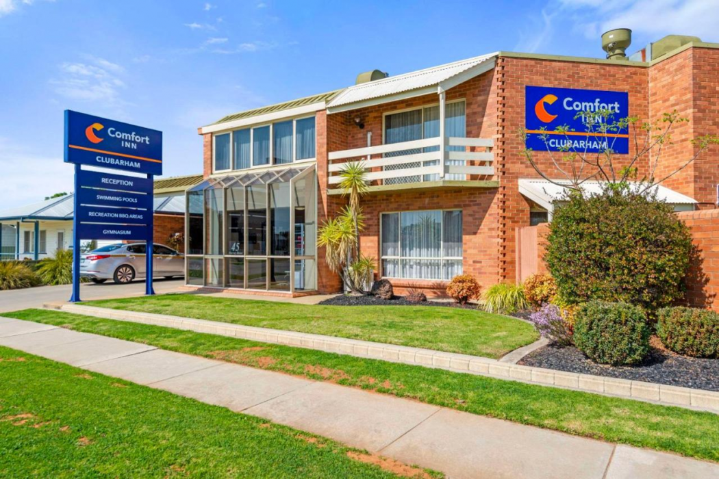 Comfort Inn Clubarham 2/23
