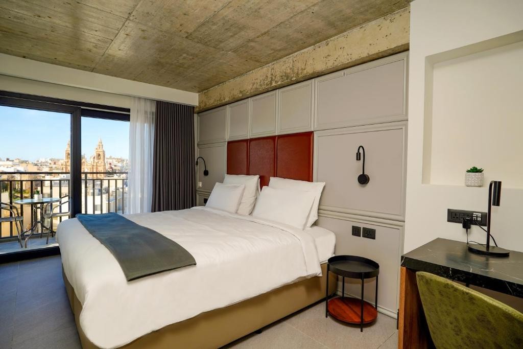 The Londoner Hotel Sliema 12/58